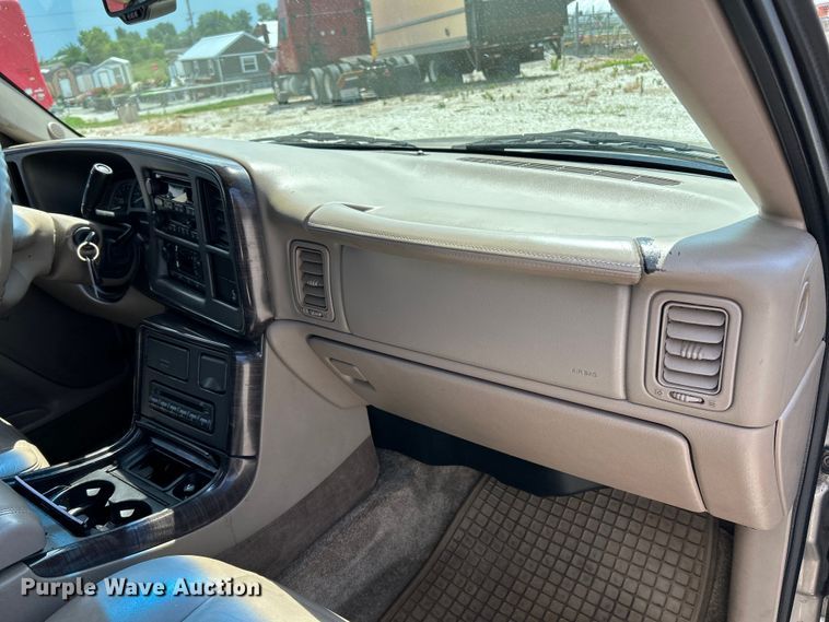 image for item OK9756 2003 GMC Yukon Denali  SUV