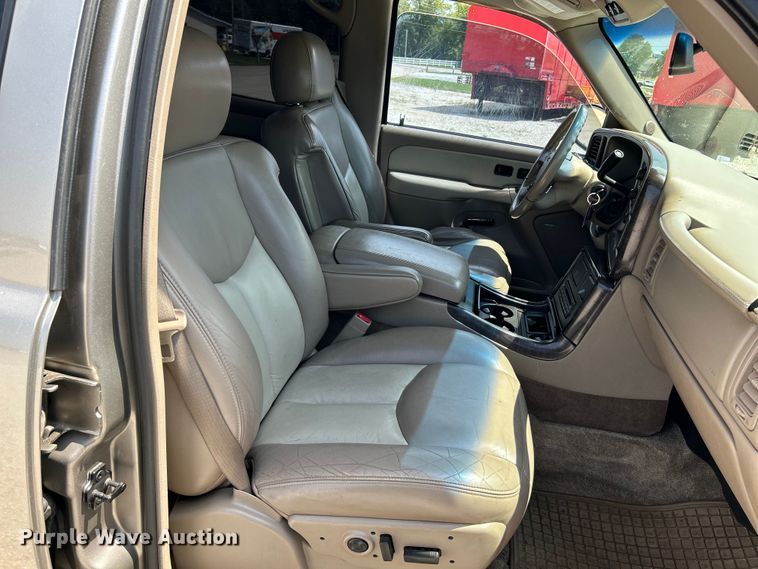 image for item OK9756 2003 GMC Yukon Denali  SUV