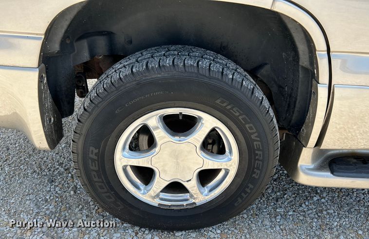 image for item OK9756 2003 GMC Yukon Denali  SUV