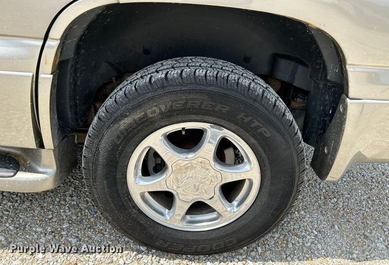 image for item OK9756 2003 GMC Yukon Denali  SUV