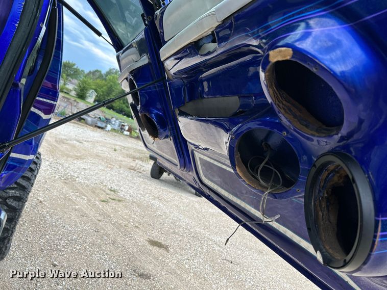 image for item OK9758 2004 Ford Excursion  SUV