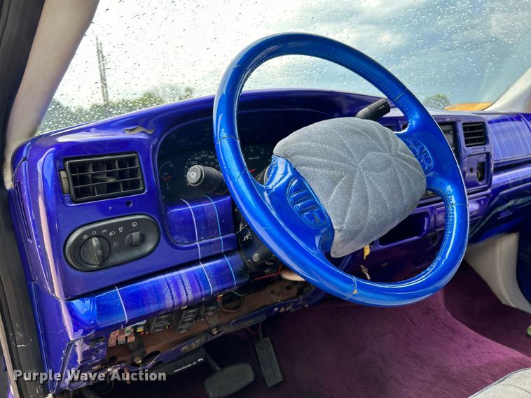 image for item OK9758 2004 Ford Excursion  SUV