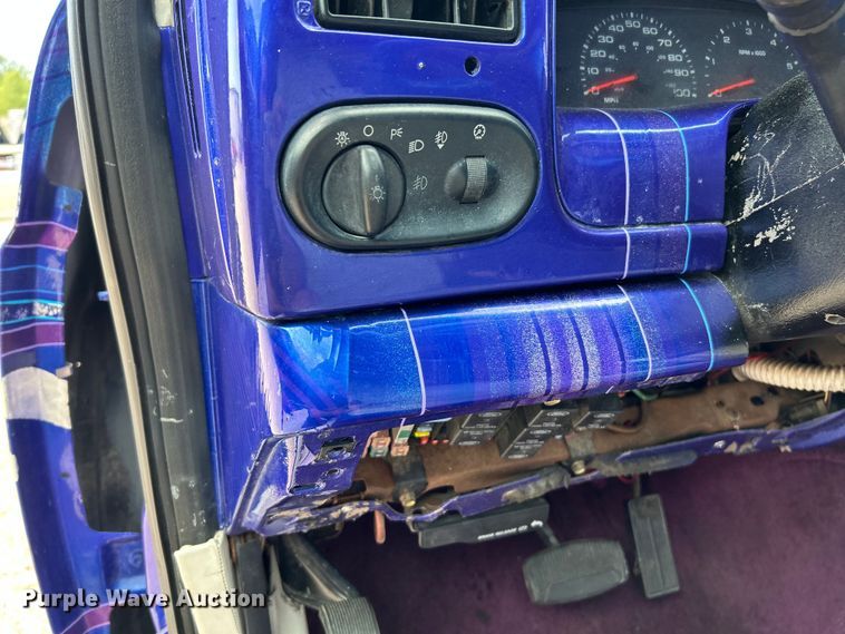 image for item OK9758 2004 Ford Excursion  SUV