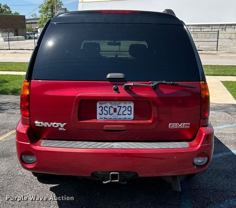 image for item OK9764 2004 GMC Envoy XL  SUV