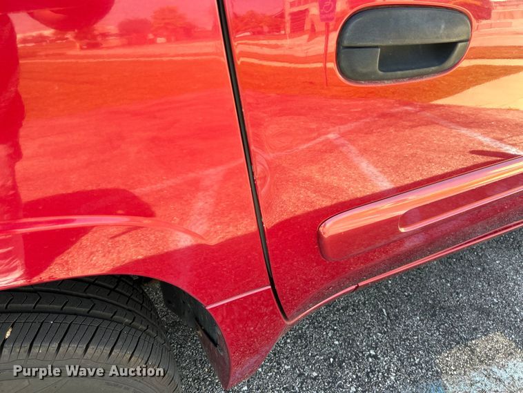 image for item OK9764 2004 GMC Envoy XL  SUV