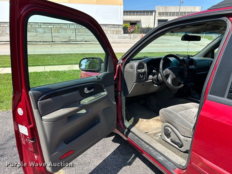 image for item OK9764 2004 GMC Envoy XL  SUV