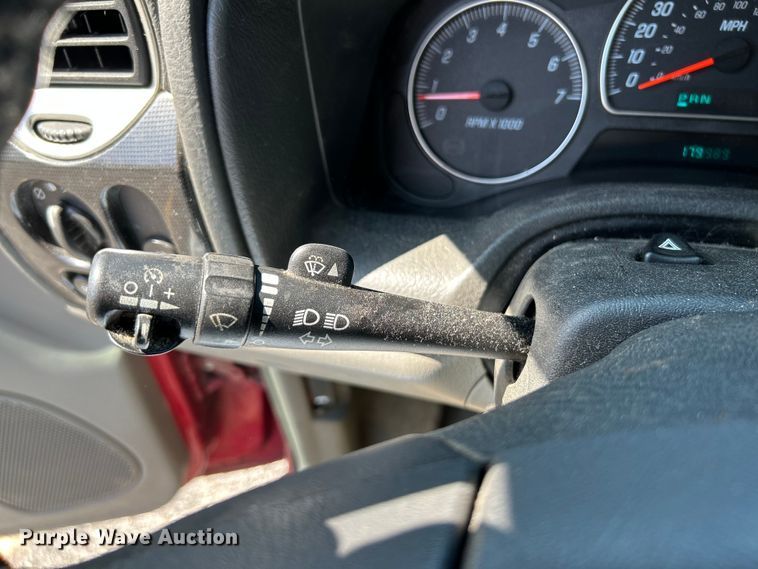 image for item OK9764 2004 GMC Envoy XL  SUV