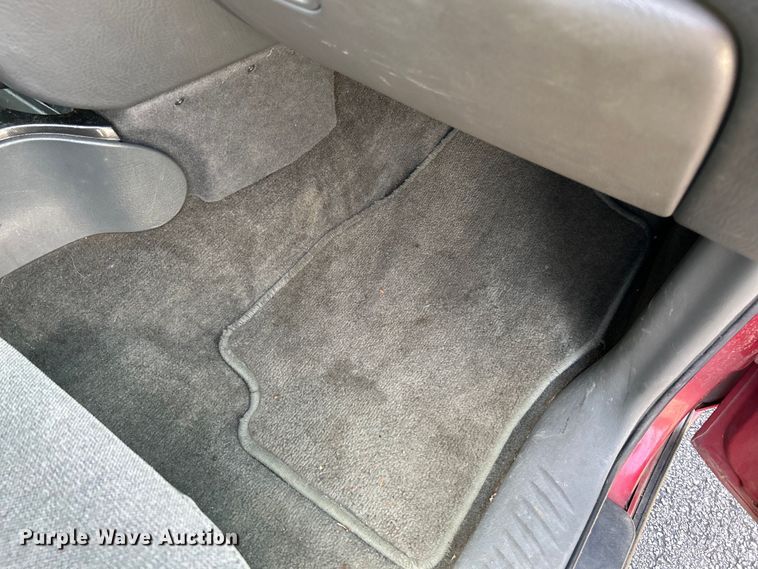 image for item OK9764 2004 GMC Envoy XL  SUV