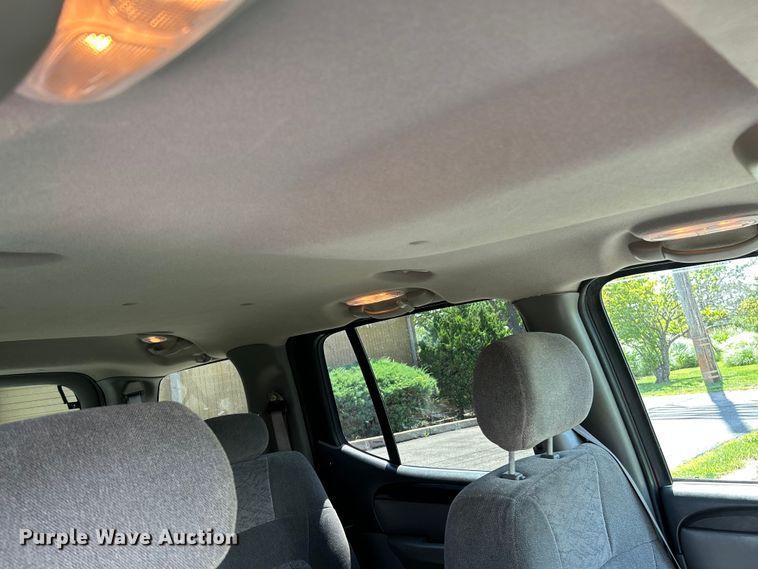 image for item OK9764 2004 GMC Envoy XL  SUV