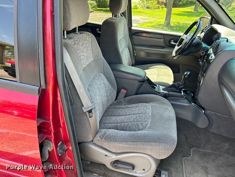 image for item OK9764 2004 GMC Envoy XL  SUV