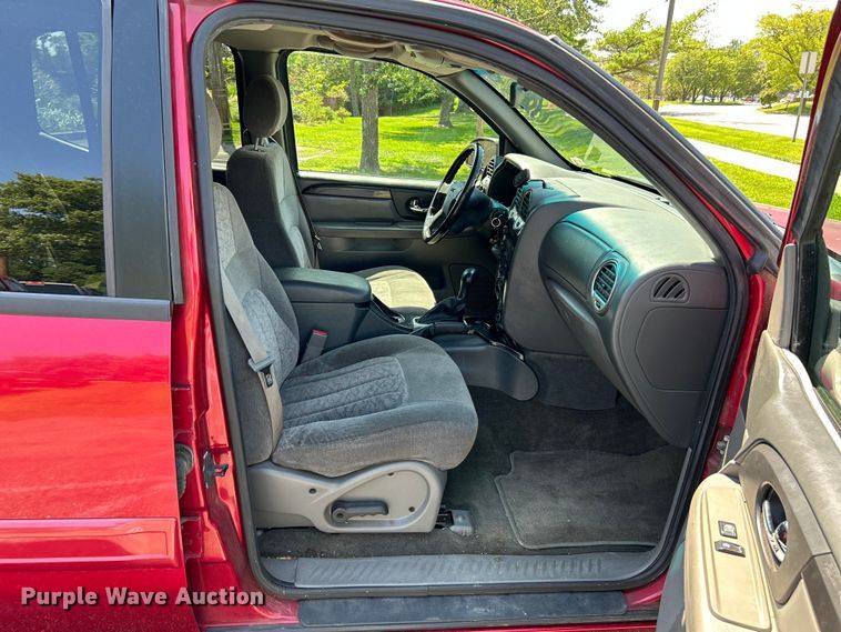 image for item OK9764 2004 GMC Envoy XL  SUV