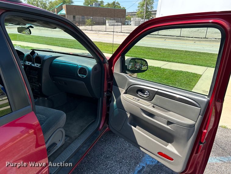 image for item OK9764 2004 GMC Envoy XL  SUV