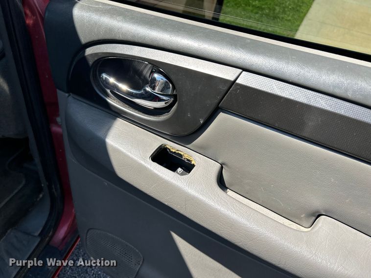 image for item OK9764 2004 GMC Envoy XL  SUV