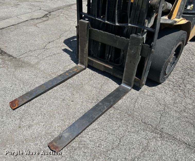 image for item OK9765 Caterpillar 2P6000  forklift