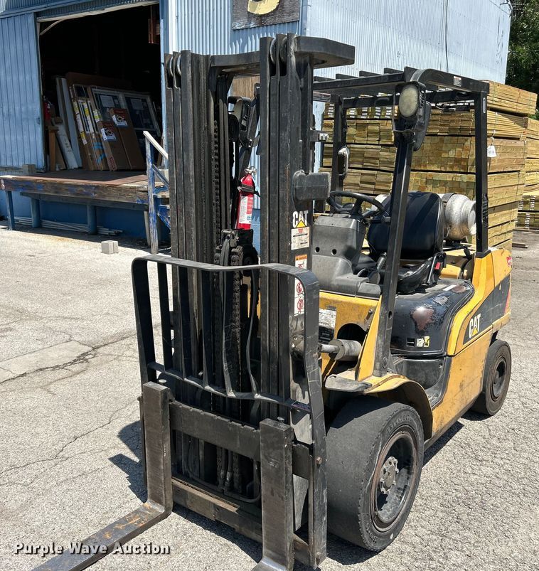 image for item OK9765 Caterpillar 2P6000  forklift