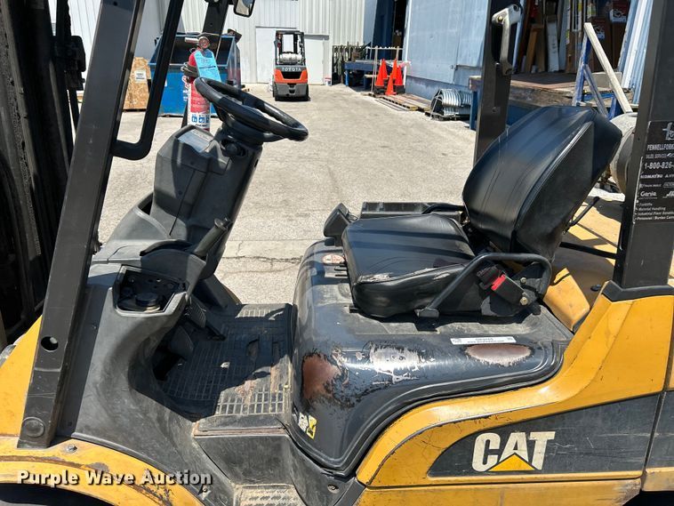 image for item OK9765 Caterpillar 2P6000  forklift
