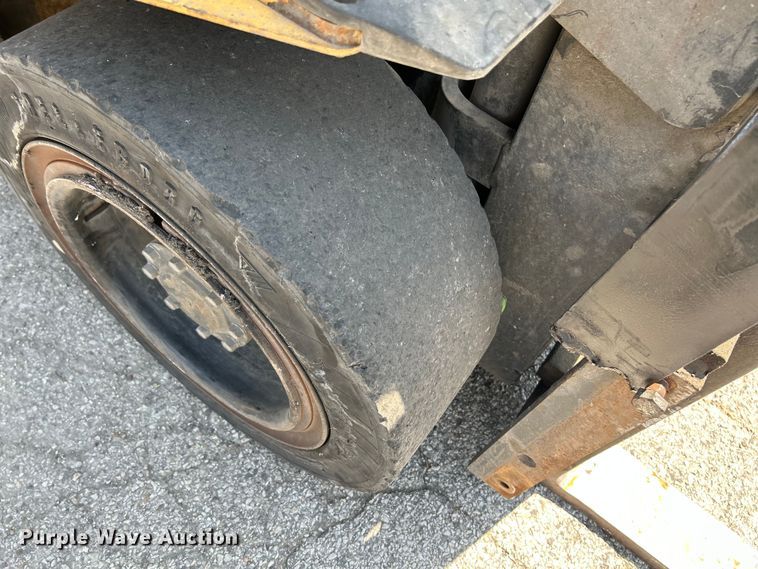 image for item OK9765 Caterpillar 2P6000  forklift