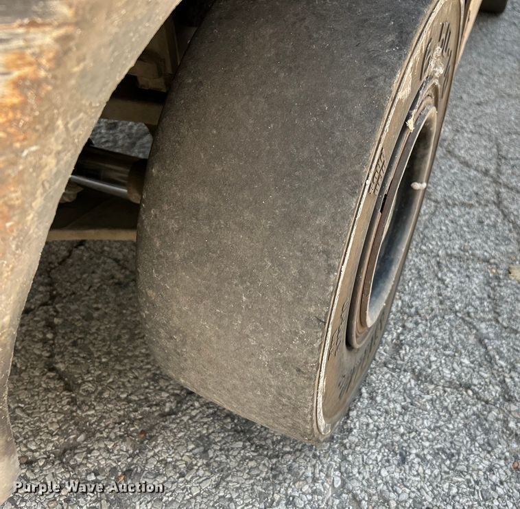 image for item OK9765 Caterpillar 2P6000  forklift