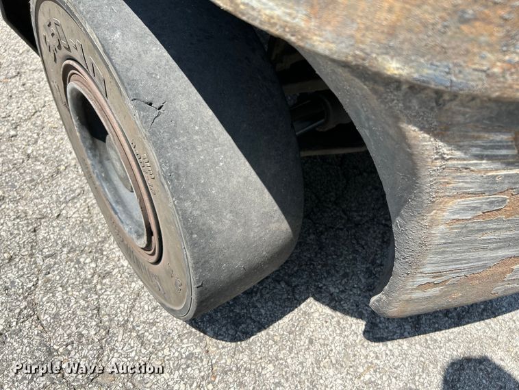 image for item OK9765 Caterpillar 2P6000  forklift