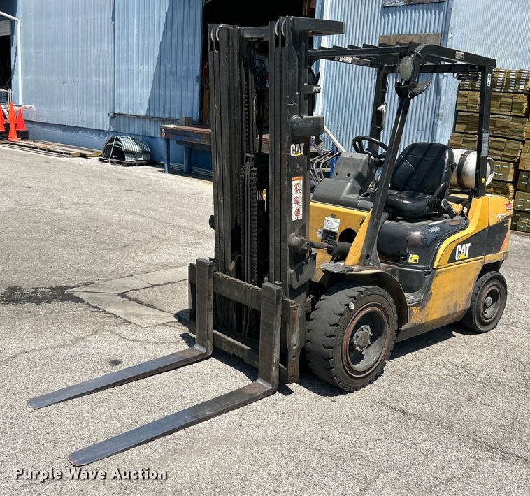 image for item OK9766 Caterpillar 2P6000  forklift