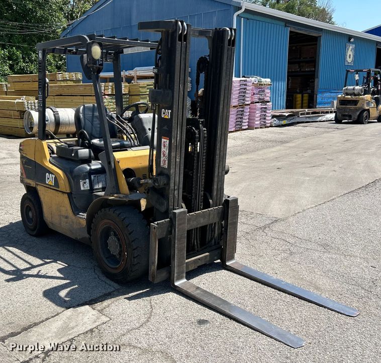 image for item OK9766 Caterpillar 2P6000  forklift