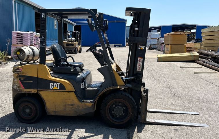 image for item OK9766 Caterpillar 2P6000  forklift