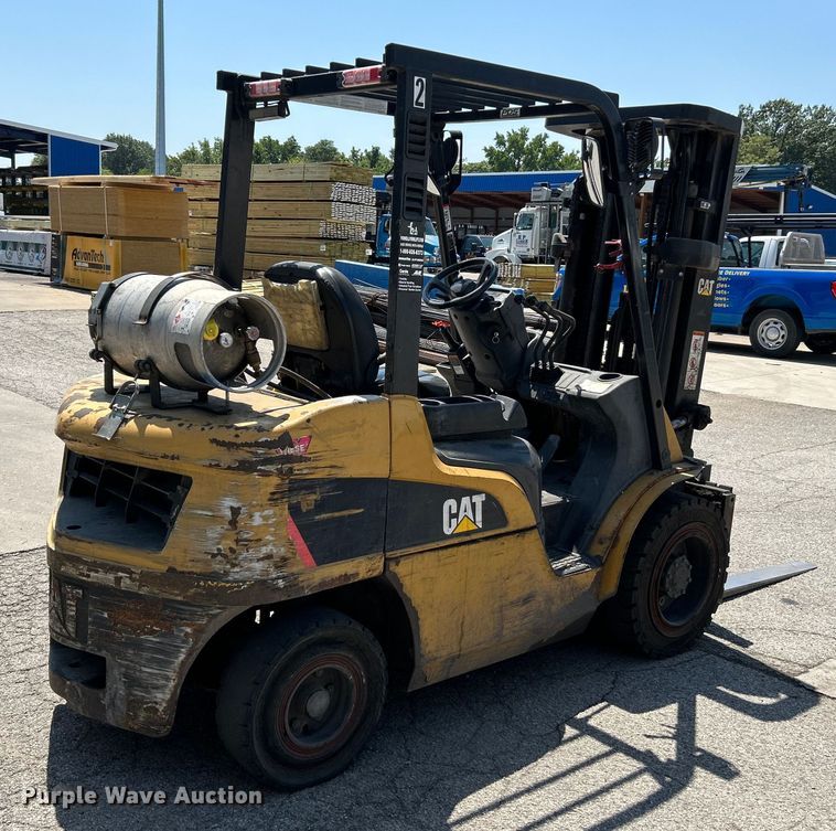 image for item OK9766 Caterpillar 2P6000  forklift
