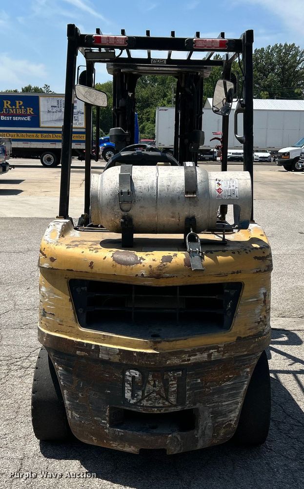 image for item OK9766 Caterpillar 2P6000  forklift