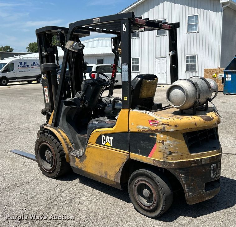 image for item OK9766 Caterpillar 2P6000  forklift
