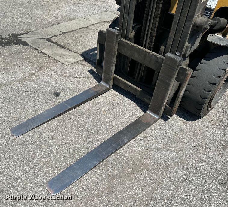 image for item OK9766 Caterpillar 2P6000  forklift