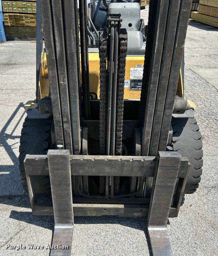 image for item OK9766 Caterpillar 2P6000  forklift