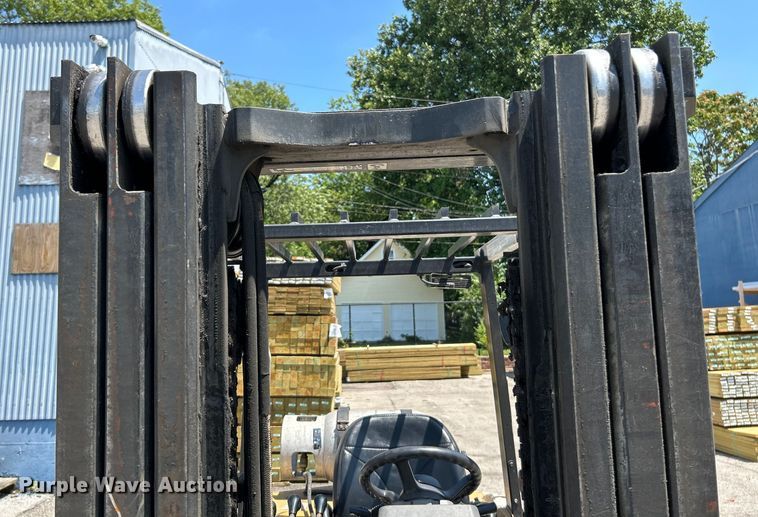 image for item OK9766 Caterpillar 2P6000  forklift