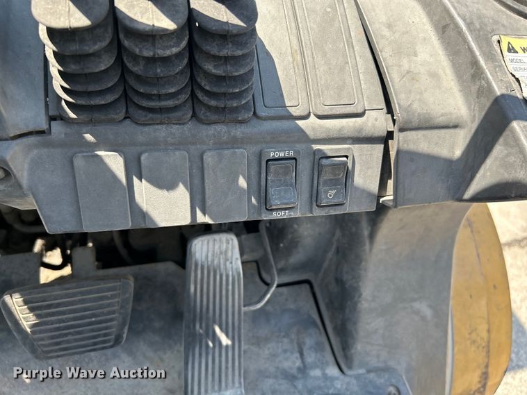 image for item OK9766 Caterpillar 2P6000  forklift