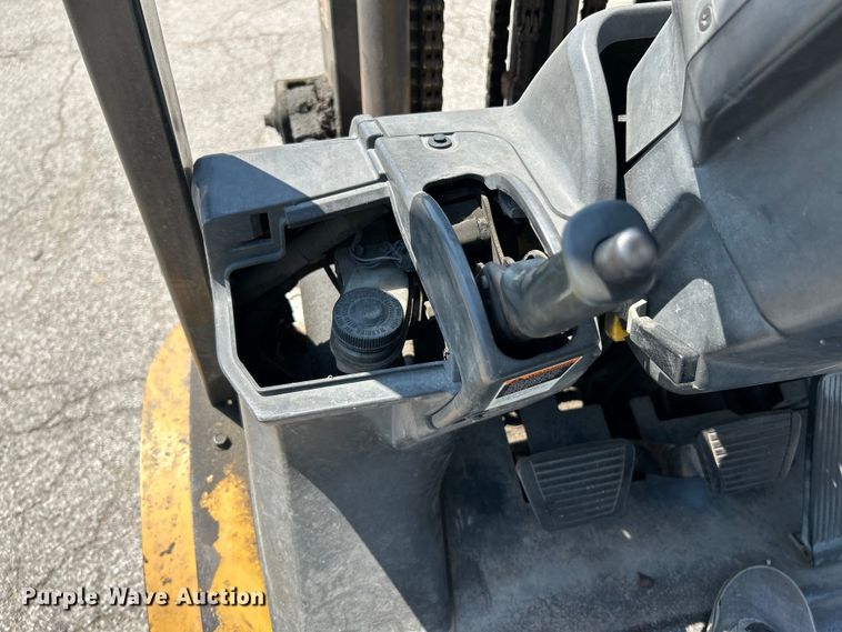 image for item OK9766 Caterpillar 2P6000  forklift