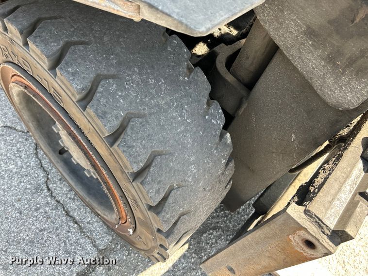 image for item OK9766 Caterpillar 2P6000  forklift