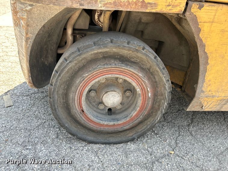 image for item OK9766 Caterpillar 2P6000  forklift