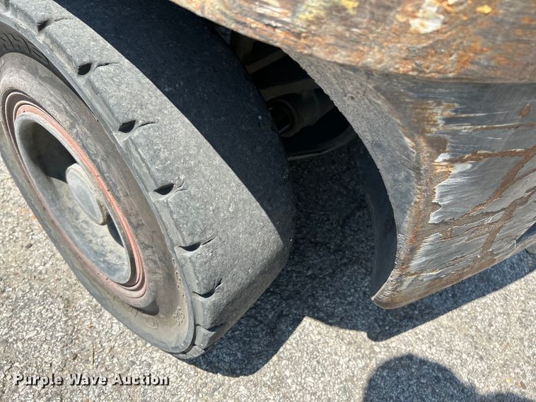 image for item OK9766 Caterpillar 2P6000  forklift