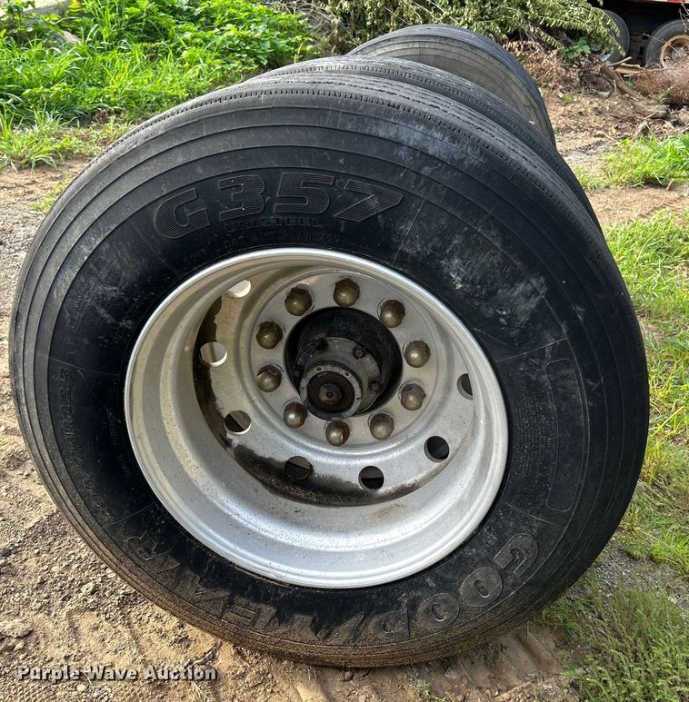 image for item OK9767 (2) Spicer axles