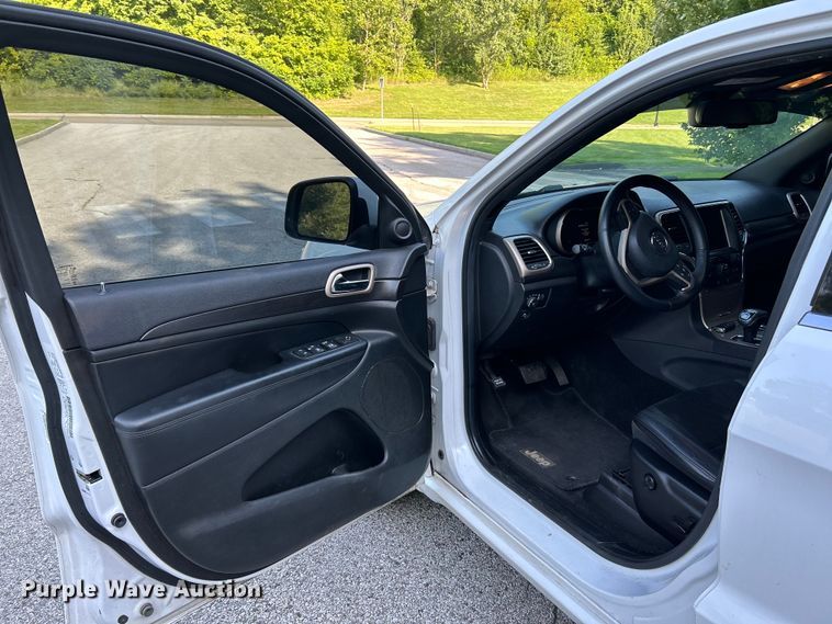 image for item OK9770 2014 Jeep Grand Cherokee  SUV