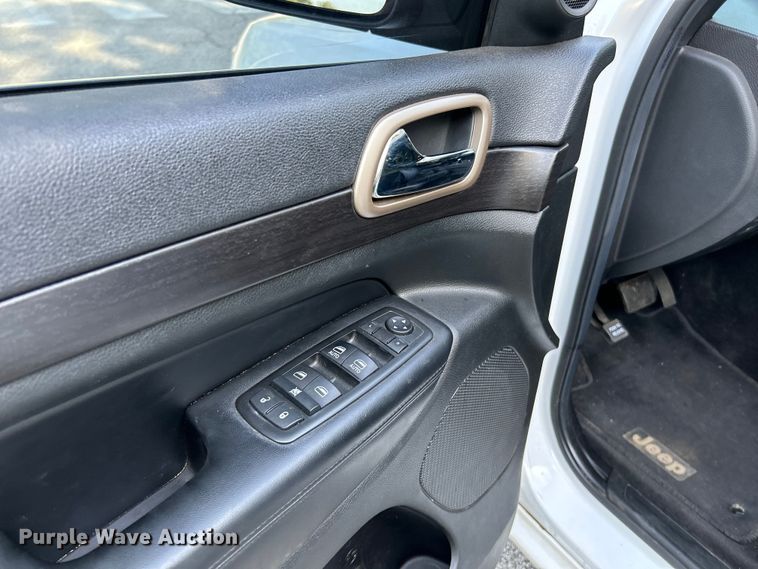 image for item OK9770 2014 Jeep Grand Cherokee  SUV