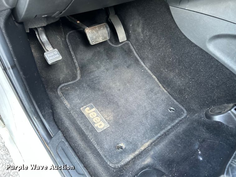 image for item OK9770 2014 Jeep Grand Cherokee  SUV