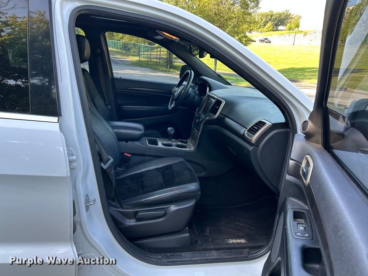 image for item OK9770 2014 Jeep Grand Cherokee  SUV