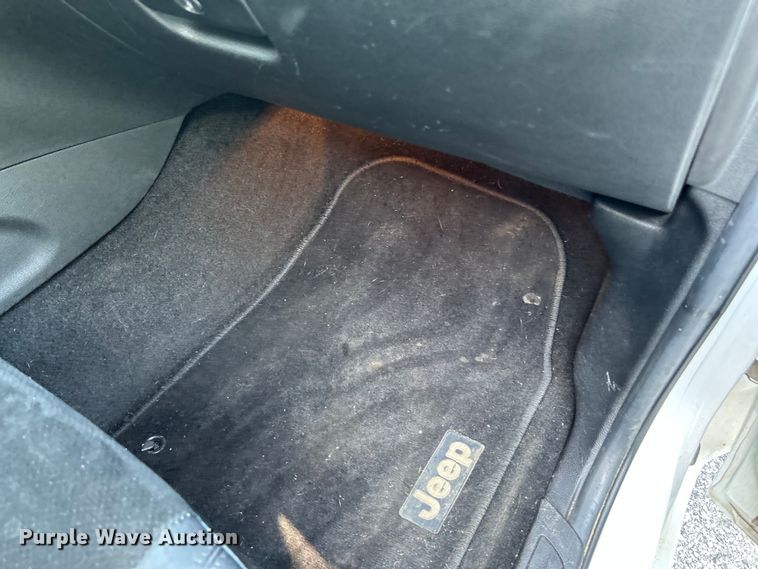 image for item OK9770 2014 Jeep Grand Cherokee  SUV