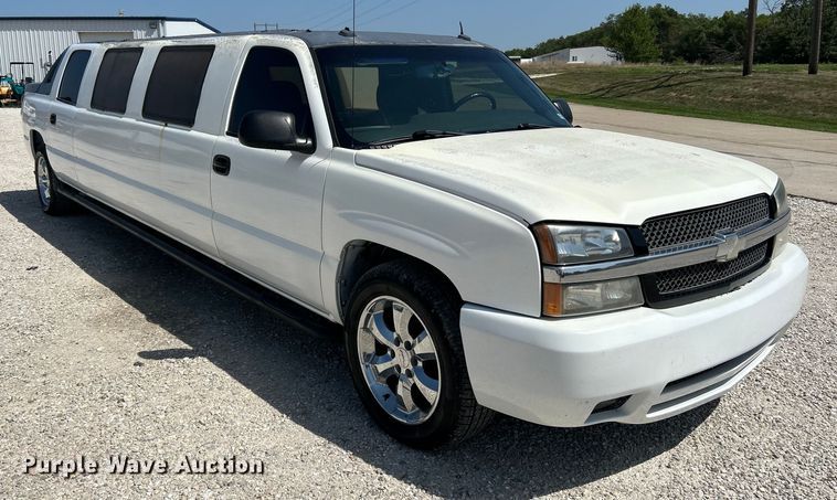 image for item OK9771 2003 Chevrolet Avalanche  limousine