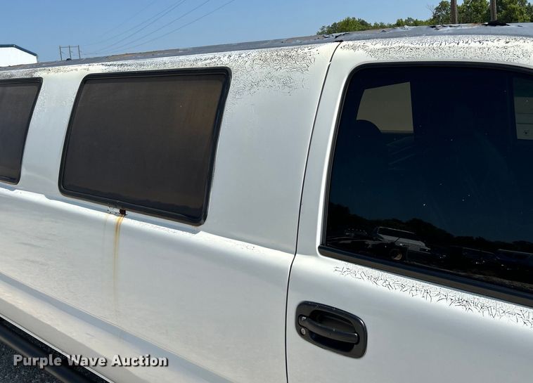 image for item OK9771 2003 Chevrolet Avalanche  limousine