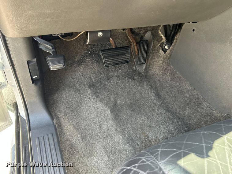 image for item OK9771 2003 Chevrolet Avalanche  limousine