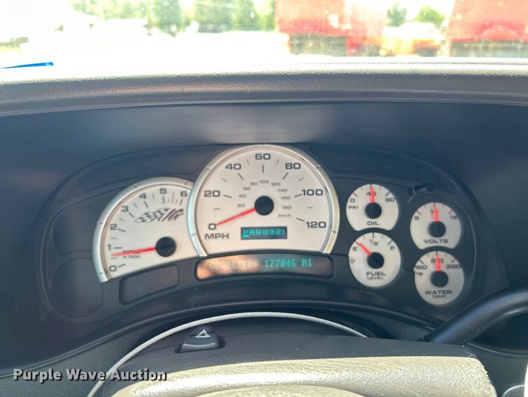 image for item OK9771 2003 Chevrolet Avalanche  limousine