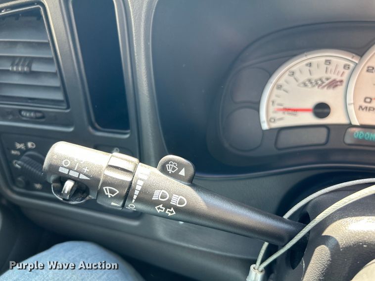 image for item OK9771 2003 Chevrolet Avalanche  limousine