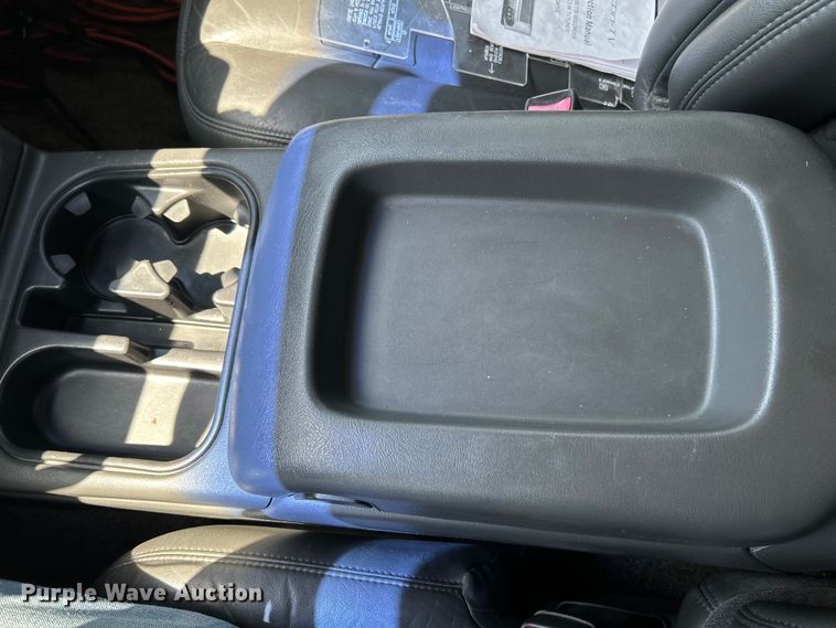 image for item OK9771 2003 Chevrolet Avalanche  limousine