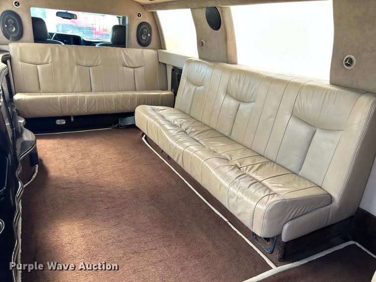 image for item OK9771 2003 Chevrolet Avalanche  limousine